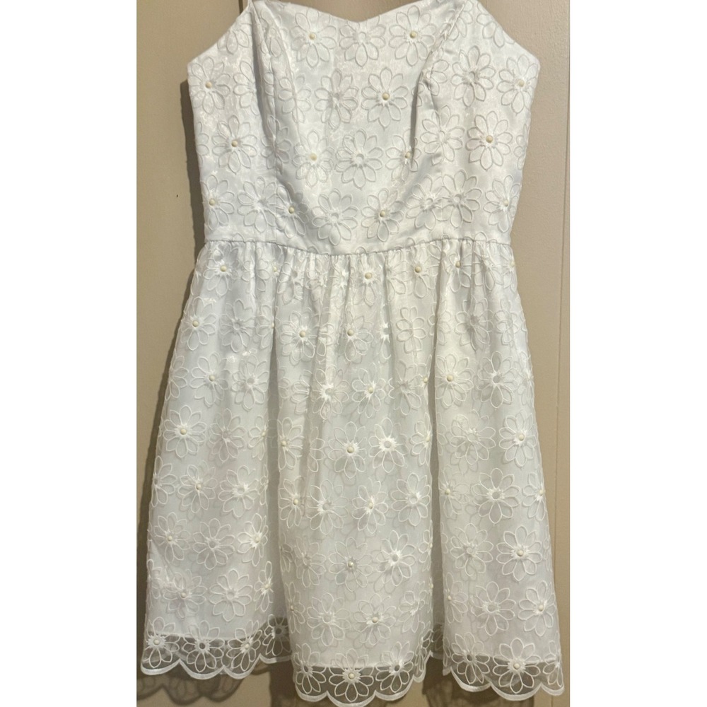Lilly Pulitzer White Floral Embroidered Daisy Fit Flare Dress Size 4 Scalloped
